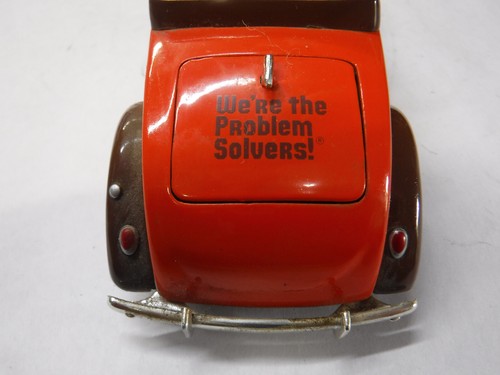 LTD ED TRUST WORTHY HARDWARE RED 1940 FORD CONVERTIBLE COIN BANK 1:25 OM31-12 - Picture 5 of 10