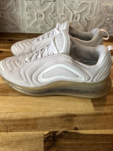 Women’s Size 7.5- Nike Air Max 720 Metallic Platinum Great Used Condition - 第 3/8 張圖片