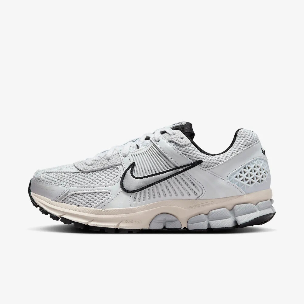 【NIKE】☆スニーカー☆ Nike Zoom Vomero 5 Women's Shoes New Nike Women's Zoom Vomero 5 Shoes - Pure Platinum/ Chrome