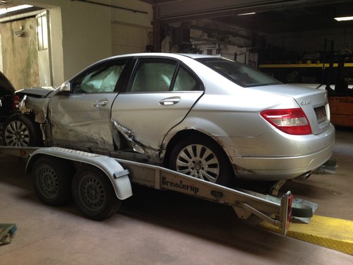 Mercedes Entriegelung Sitzbank links A2049200372 A2049200164 W204 Limousine - Bild 10 von 11