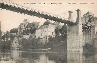 86 LA ROCHE POSAY LE PONT SUSPENDU LE DONJON ET L EGLISE
