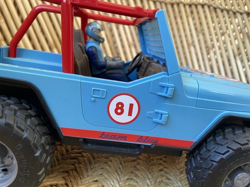 Bruder Land Rover Team blau mit Figur - Bild 2 von 5