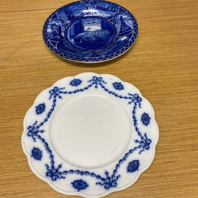 2 Antique Flow Blue 10  Dinner Plates 1 Moods Longton & Other In The Photos