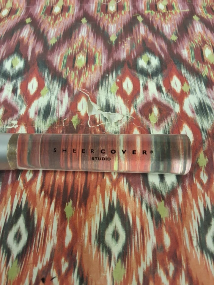 Cepillo SHEER COVER STUDIO Nuevo Abierto Foto 2 de 4