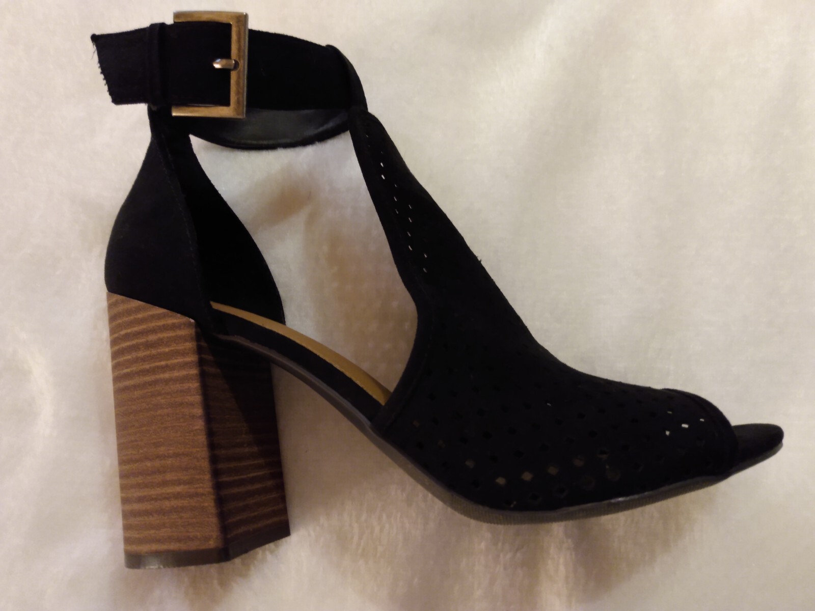 Universal Thread Women's Black Microsuede Ankle S… - image 21