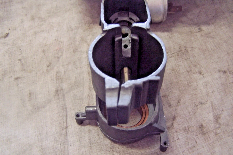 CARCASA INTERRUPTOR ENCENDIDO VOLKSWAGEN 321905851D ALEMÁN 1977-91 GOLF RABBIT VAN Foto 3 de 3