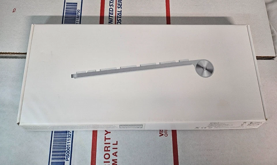 APPLE A1314 Wireless Mini Keyboard Bluetooth Qwerty (English) - Image 4 of 4