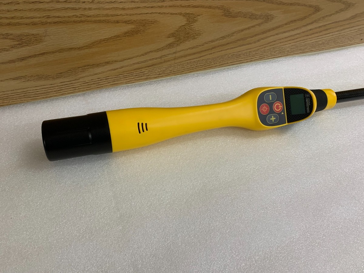 Vivax-metrotech Vm-880 Hand Held Metal Detector Ferrous With Case