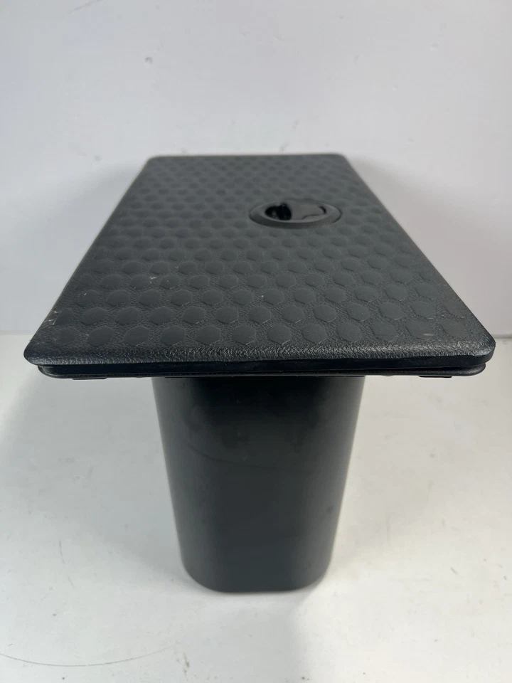 Contenedor cubby 2500 OEM 2013-2018 RAM 1500 piso trasero compartimento contenedor de almacenamiento Foto 3 de 4