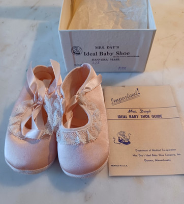 Vtg Mrs Day's Ideal Baby Shoes Pink Satin Lace Trim NOS Box Size 2 - Ad Insert