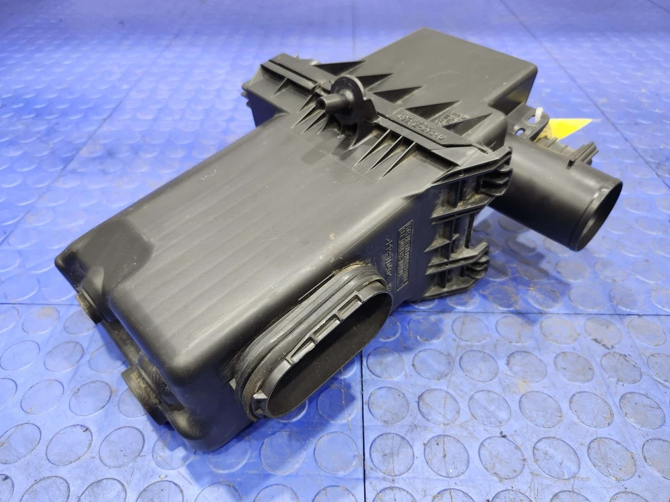 Conjunto de caja de filtro de aire de motor Toyota Prius 16-22 1,8 L genuino OEM 1770037340 Foto 4 de 4