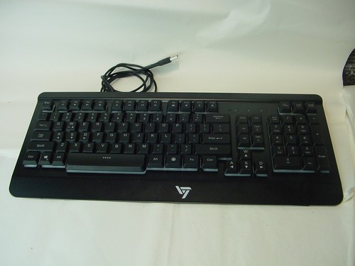 VICTSING GAMING KEYBOARD PC149A - Picture 1 of 3