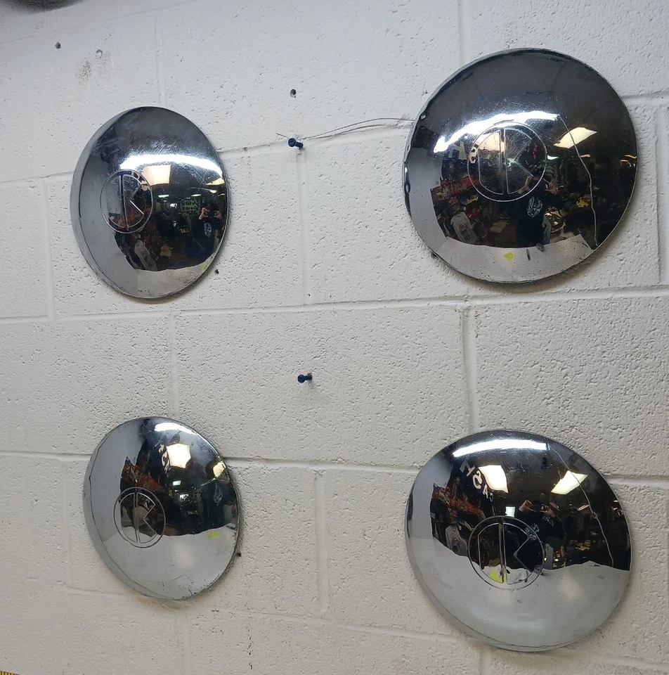 Juego de 4 tapacubos de plato para perros de 10" Kaiser 1949 (SR252) usados OEM Foto 3 de 4