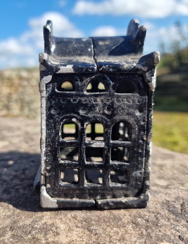 Vintage Cast Iron City Bank Money Box Still Penny Bank Building Victorian Style (photo 4)