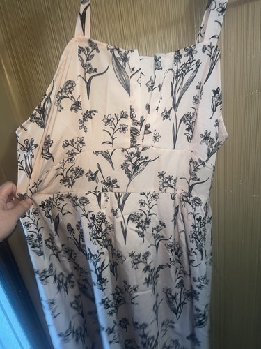 Women’s Plus Size Unbranded Floral Dress Size 4XL - Picture 3 of 5