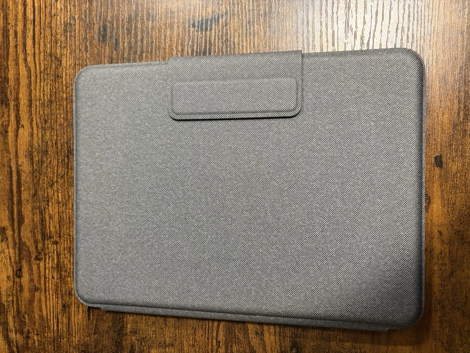 Apple iPad Air 5ta generación 64 GB solo Wi-Fi gris espacial con estuche con teclado Logitech Foto 4 de 4