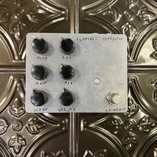 Used Fairfield Circuitry Shallow Water K-Field Modulator VG