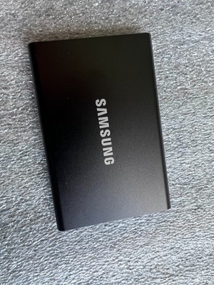 SAMSUNG T7 Portable SSD 2TB Up to 1050 MB/s USB 3.2 External SSD MU-PC2T0T