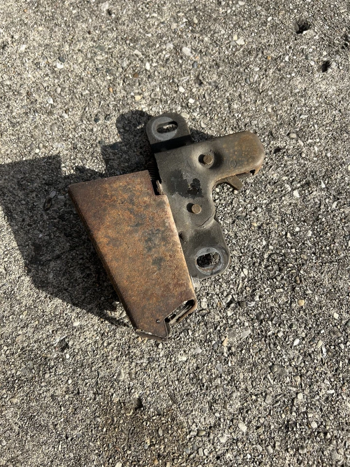 OEM 80-86 Ford Truck Bronco capó pestillo lanzamiento 1980-1986 F100 F150 F250 F350 Foto 2 de 4