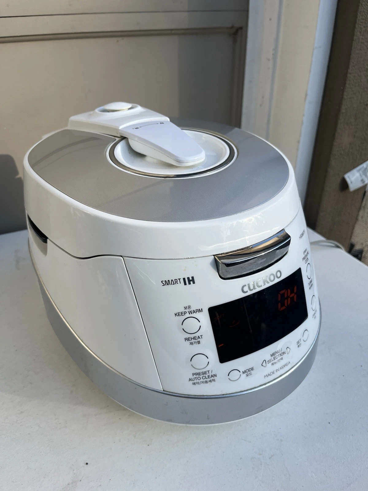 Nice CUCKOO CRP-HS0657F 12-Cup (Cooked) Rice Cooker Induction Heating Pressure
