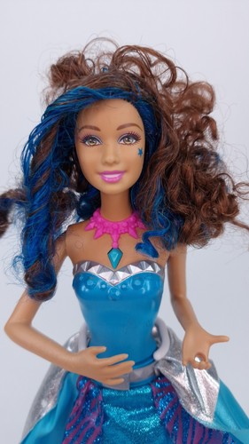 Rock N Royals Erika Doll Barbie Friend Mattel 2015 With Outfit Boots