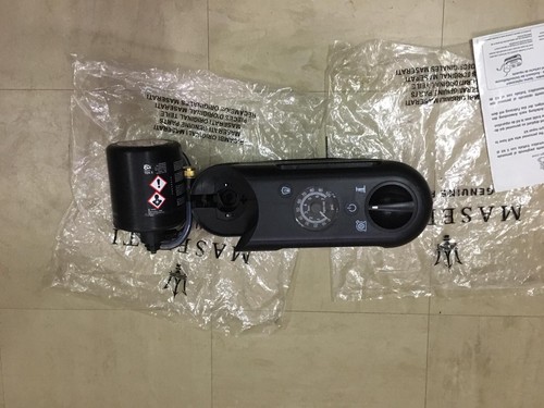 GENUINE MASERATI GRAN CABRIO TYRE FOAM KIT WITH COMPRESSOR / PUMP WITH MANUAL - Picture 12 of 12