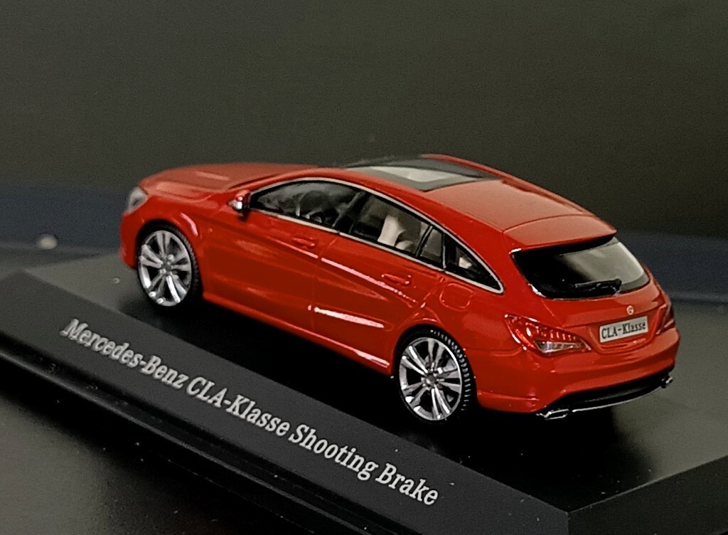 1/43 Mercedes-Benz 　CLA shooting Brake 1/43 Mercedes-Benz CLA-Class X117 Shooting Brake Dealer