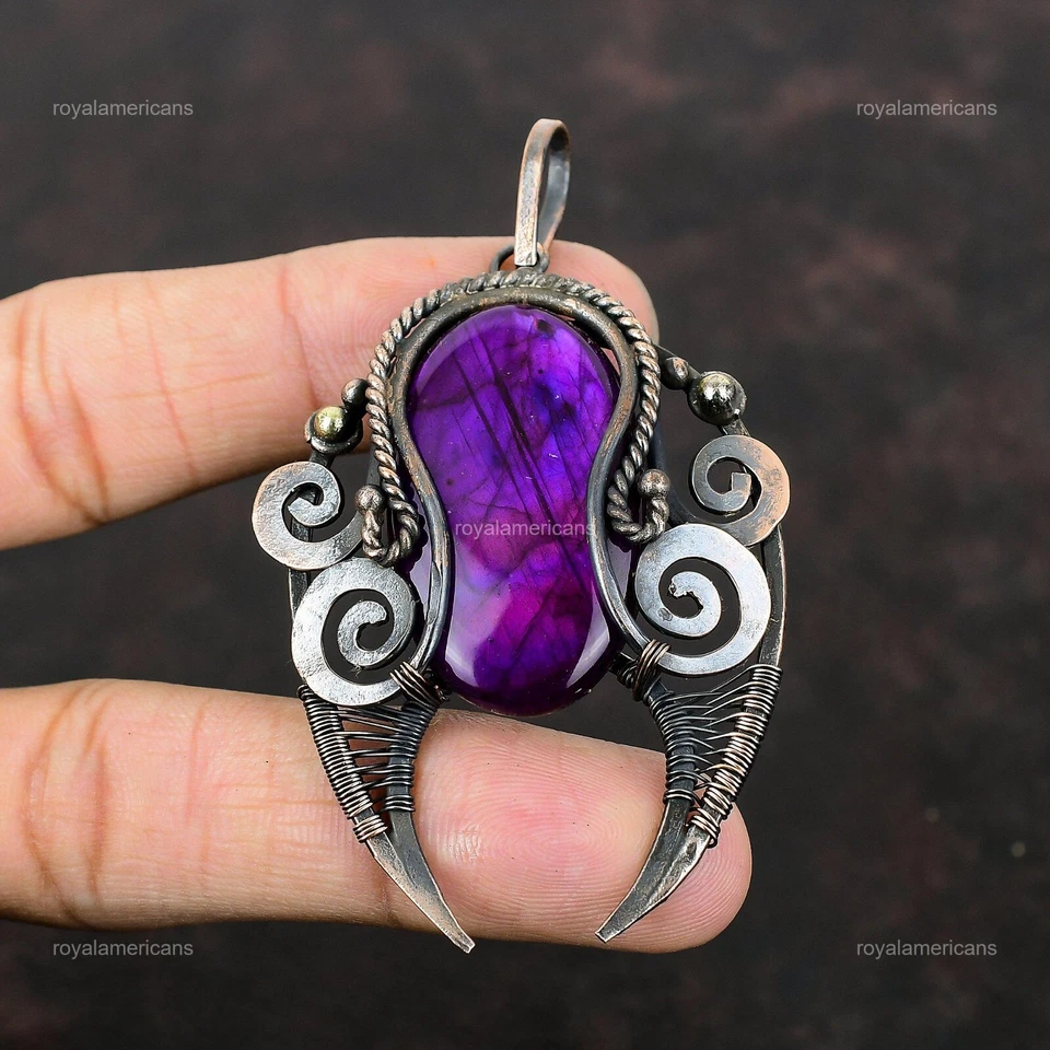 Colgante de compromiso de cobre con piedras preciosas de labradorita de fuego púrpura hecho a mano envuelto en alambre Foto 4 de 4