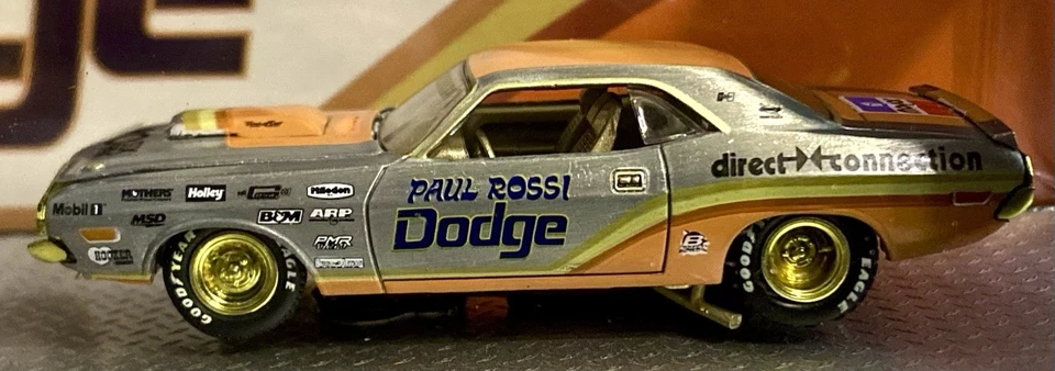 Camión Dodge D300 M2 1974 y Challenger S44 Super Chase 1970 1 de 250 en todo el mundo Foto 3 de 4