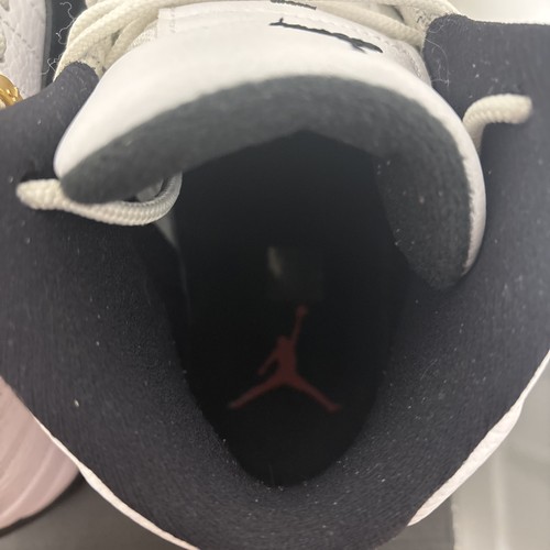 2013 Air Jordan 12 Taxi Men’s Size 7.5 White Black Gold Super Clean  - 第 6/9 張圖片
