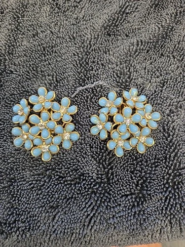Vintage Costume Jewelry XL Clip on Earrings Baby Blue Flowers