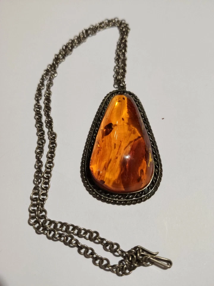 Stunning necklace, amber brooch. - Image 3 of 4