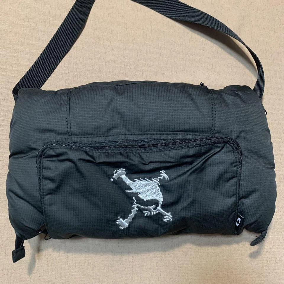 Bolso de Hombro OAKLEY Negro Diseño Calavera Logo Bolso de Hombro Hecho en Japón Usado Foto 4 de 4