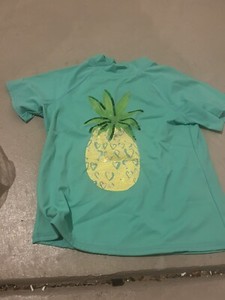 Kids Lands End Dry Fit Pineapple T-Shirt Size Small brand new