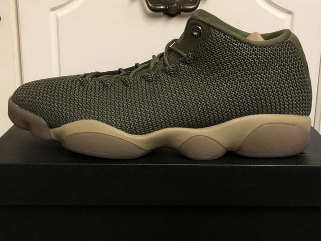 jordan horizon low triple black