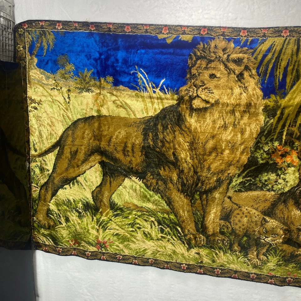 Alfombra colgante de pared tapiz terciopelo escena real familia león majestuoso de colección Foto 2 de 4