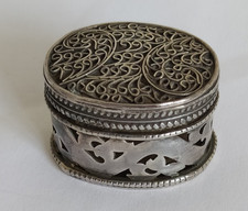 Vintage Solid Sterling Silver open fretwork pill box/ vinagrette