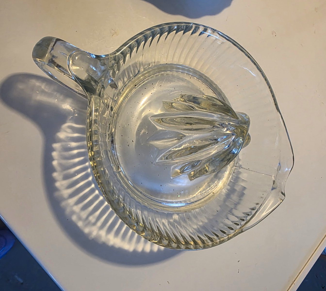 Vintage Clear Glass Manual Citrus Juicer Reamer