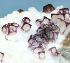 Cristallo di fluorite cubica viola naturale quarzo esemplare minerale Cina