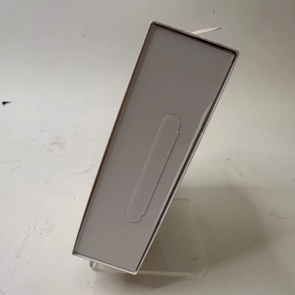 New Oura Ring 4 Smart Ring Silver JZ90-54217-10 - Image 2 of 4