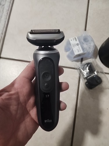 Braun 7171cc Series 7 rasoio elettrico Wet/Dry - Foto 2 di 12