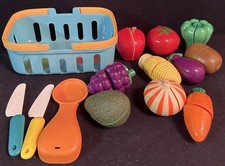 Pretend Play Kitchen Food Slicing Set Plastic Fruits Vegetables Basket