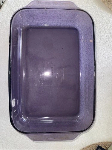 Vintage Pyrex Cranberry Purple 233 3QT  13" x 9" x 2" Casserole Baking Dish
