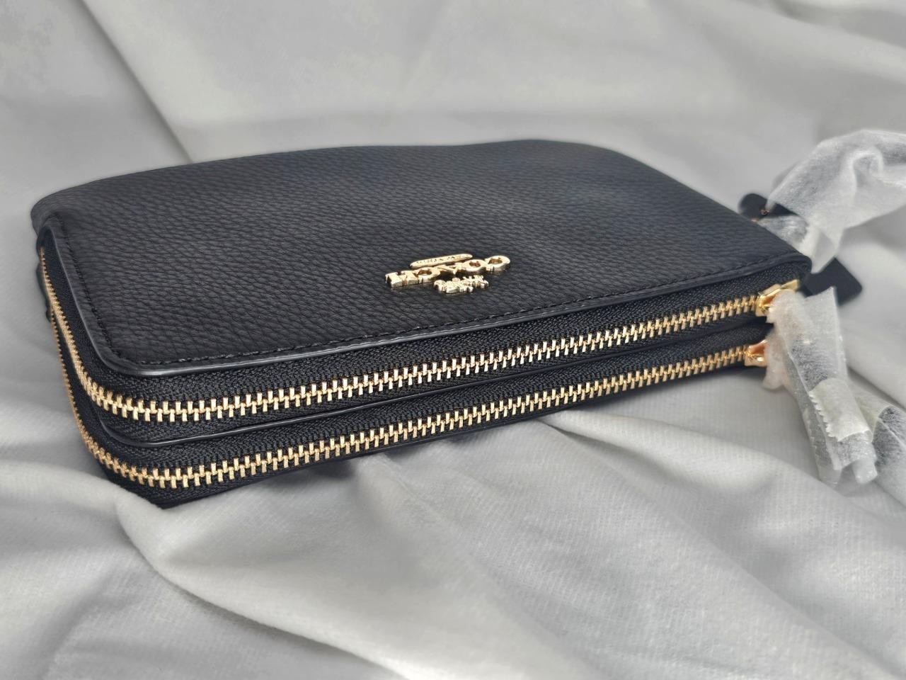 NWT COACH PEBBLED LEATHER DOUBLE ZIP BLACK WALLET W/ WRIST STRAP~FREE US S&H thumbnail 4