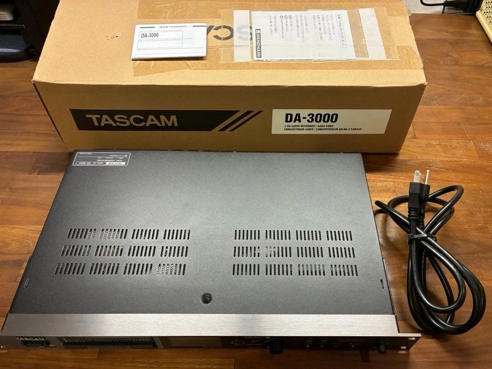 USED TASCAM DA-3000 Digital Solid State Audio Master Recorder Converter Japan - Image 2 of 4