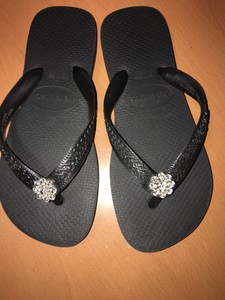 havaianas black crystal flip flops