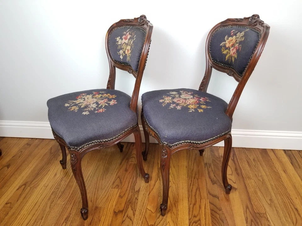 Пара французских антикварных стульев для гостиной 1920-е с цветочным узором из орехового дерева - Изображение 4 из 4