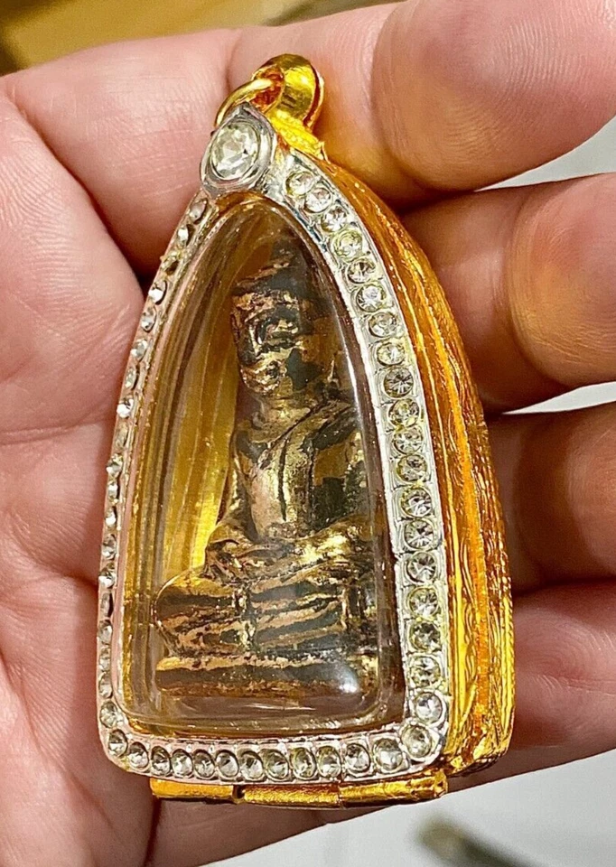 AMULETO TAILANDÊS BUDDHA PHRA kaew JUIJEA Pedra PINGENTE CHARME TALISMÃ CAIXA DOURADA A104 - Imagem 4 de 4