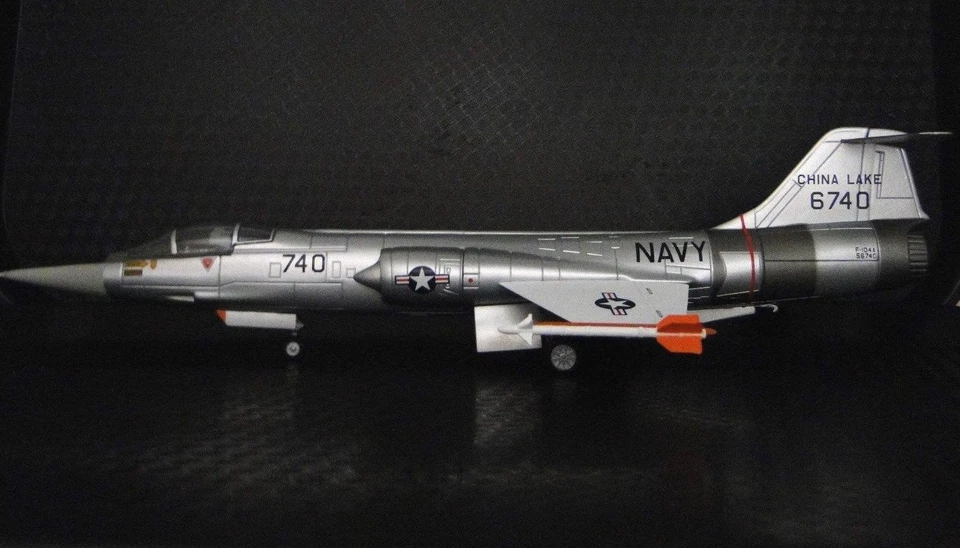 Avión de combate Post Segunda Guerra Mundial Modelo de metal f Avión p Avión 1 32 b 48 51 4 17 2 Foto 4 de 4