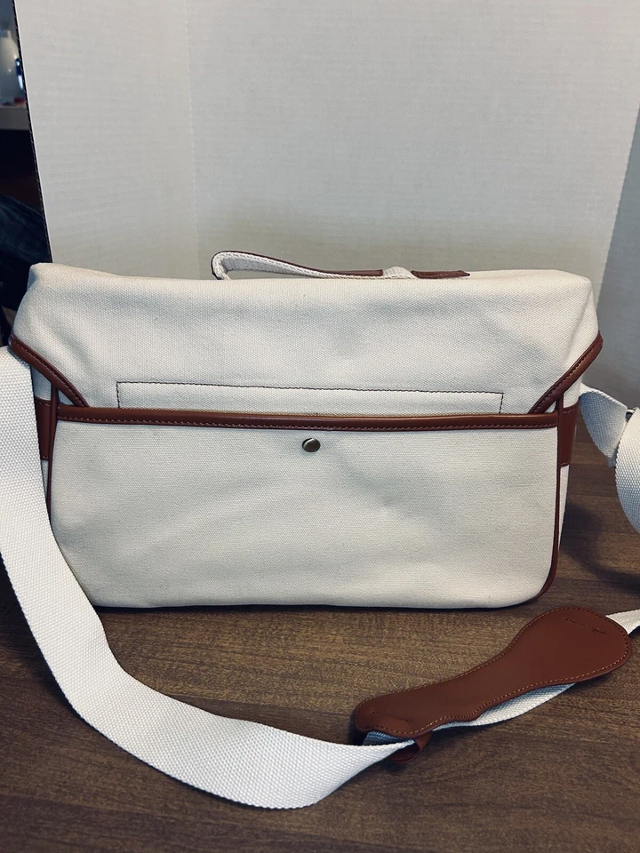 Bolso de hombro Kattee para mujer de lona para computadora portátil 14”W 9”L 5”D Foto 2 de 4